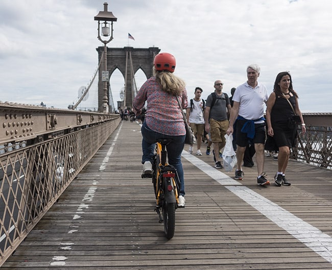 NYC delivery electric bicycle banned legalized mayor de blasio pedal-assist throttle