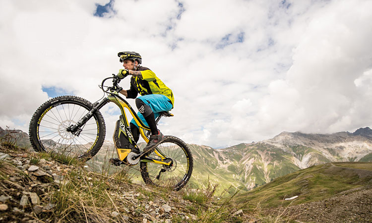emtb Sporttechnik 2018 in azione su un sentiero