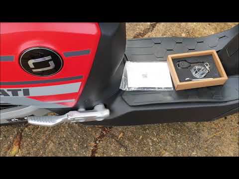 Super Soco CUx Ducati Special Edition 1300w 28mph Electric Moped Static Review – Green-Mopeds.com