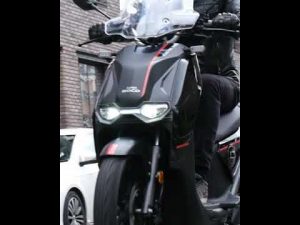 Super Soco UK – CPx Promo Video – 4kw, 125cc equivalent electric moped – Green-mopeds.com