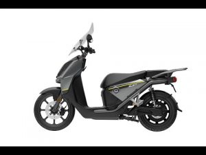 Super Soco CPx 4kw 56mph Electric Moped Maxi-Scooter Ride Review & Comparison to NIU – Green-Mopeds