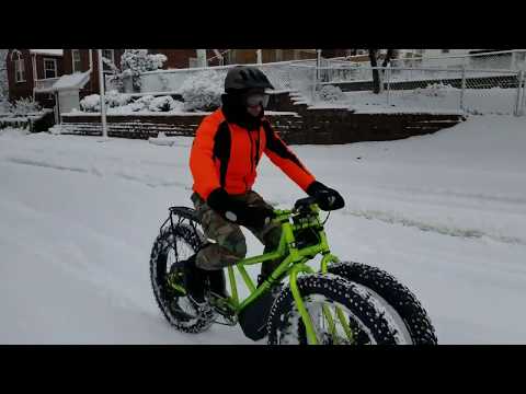 3000w JUGGERNAUT 3 TIRE FAT BIKE IN SNOW