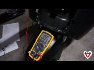 NIU N1 – Removing the front panel and throttle in order to fix Error 140