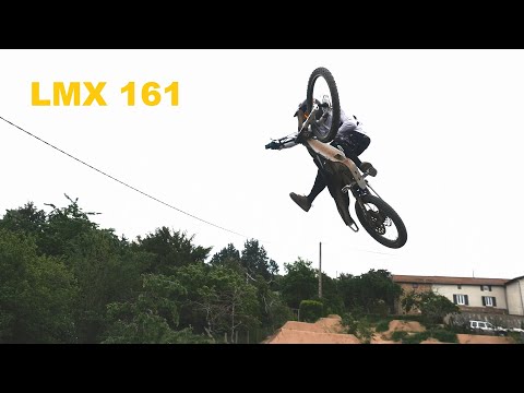 Freeride dans le jardin en LMX 161! avec @anthonyrocci et @peferry