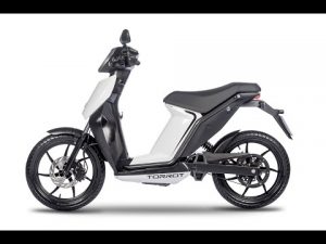 Torrot Muvi Executive 3kw Electrc Moped Static Review – Comparison with Askoll – Green-Mopeds.com