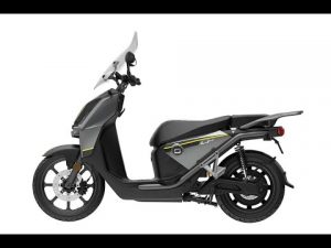 Super Soco 4kw 56mph Electric Moped CPx Review with comparison to Niu NQIGTS & CUx : Green-Mopeds